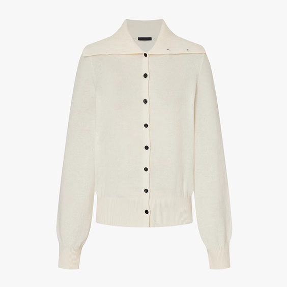 Meascann olann na mban agus cashmere cardigan le coil&eacute;ar mairn&eacute;alach