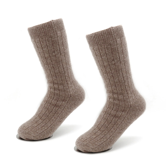 Kış i&ccedil;in unisex minimalist tarzda &ouml;rme kaşmir &ccedil;oraplar