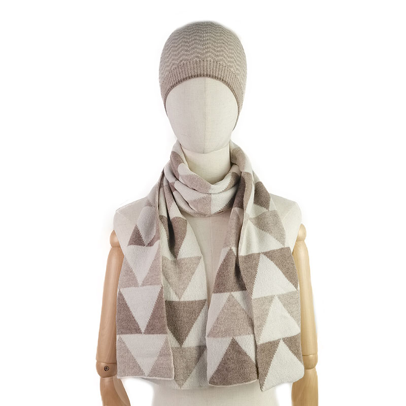 Geometric Pattern Jacquard Knitted Cashmere Scarf
